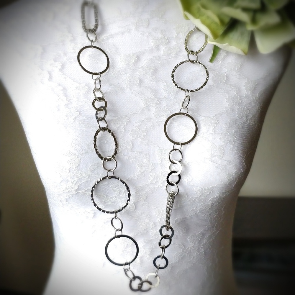 Silver Textured Circle Link Necklace